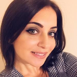 Meet your Posher, Mirela